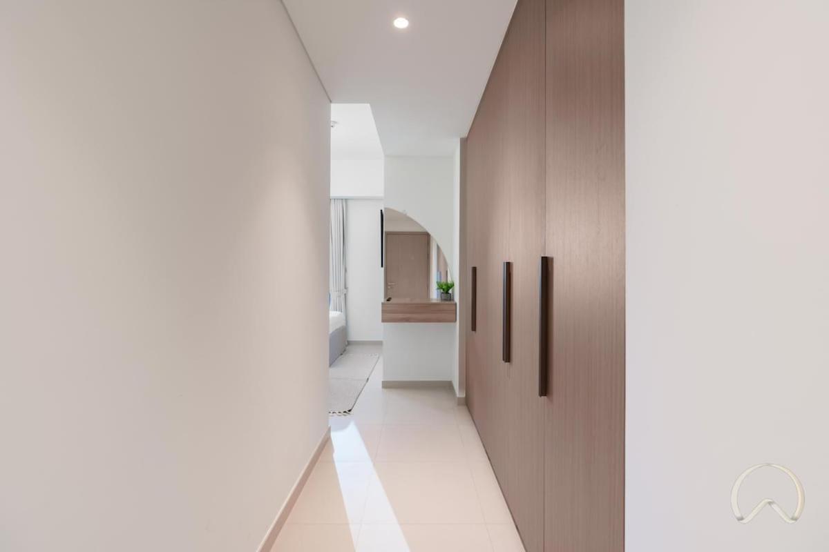 Luxurious 4br In Act 1 Act 2 With Burj Khalifa View