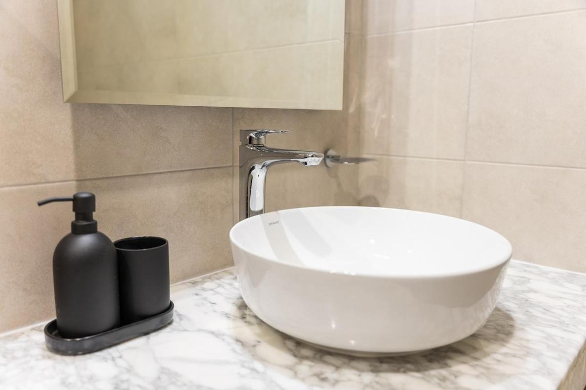 Stunning 2br With Amazing Views In Business Bay *