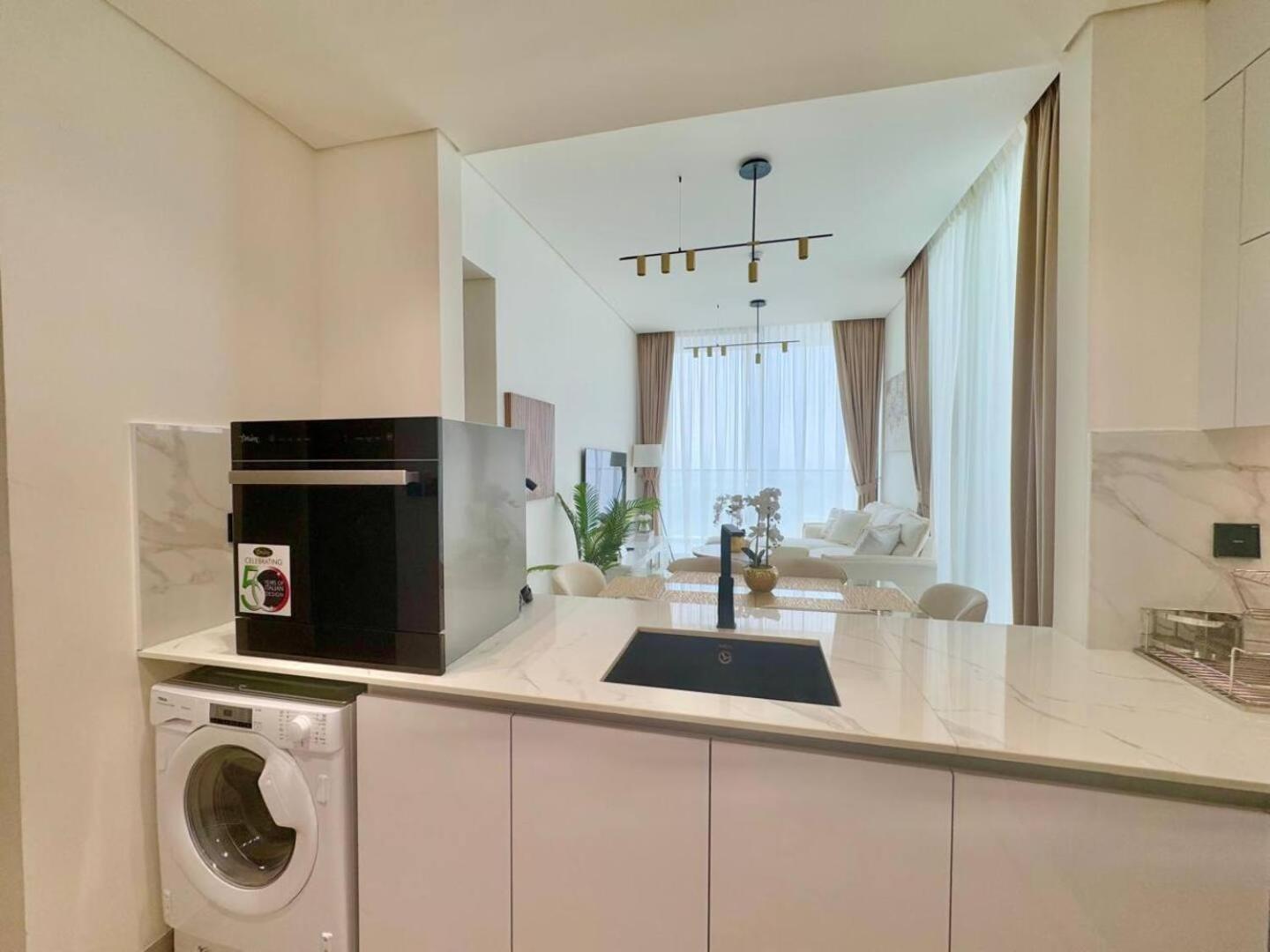 Beautiful 2br In Jvc With Private Pool Apartamento