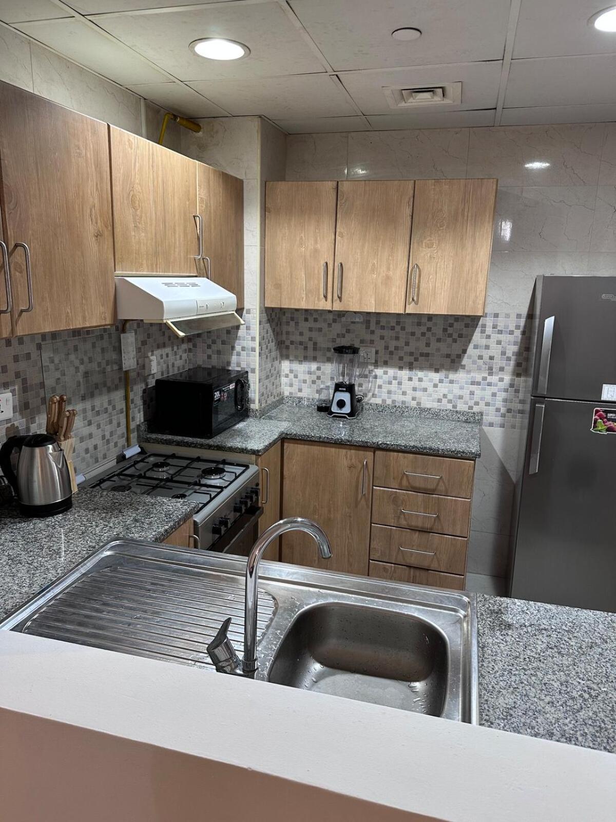Apartment 1 Bedroom Jvc *