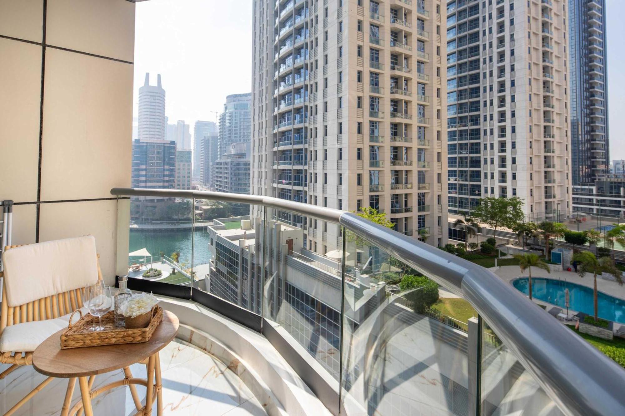 Frank Porter - The Point Tower Apartment Dubai