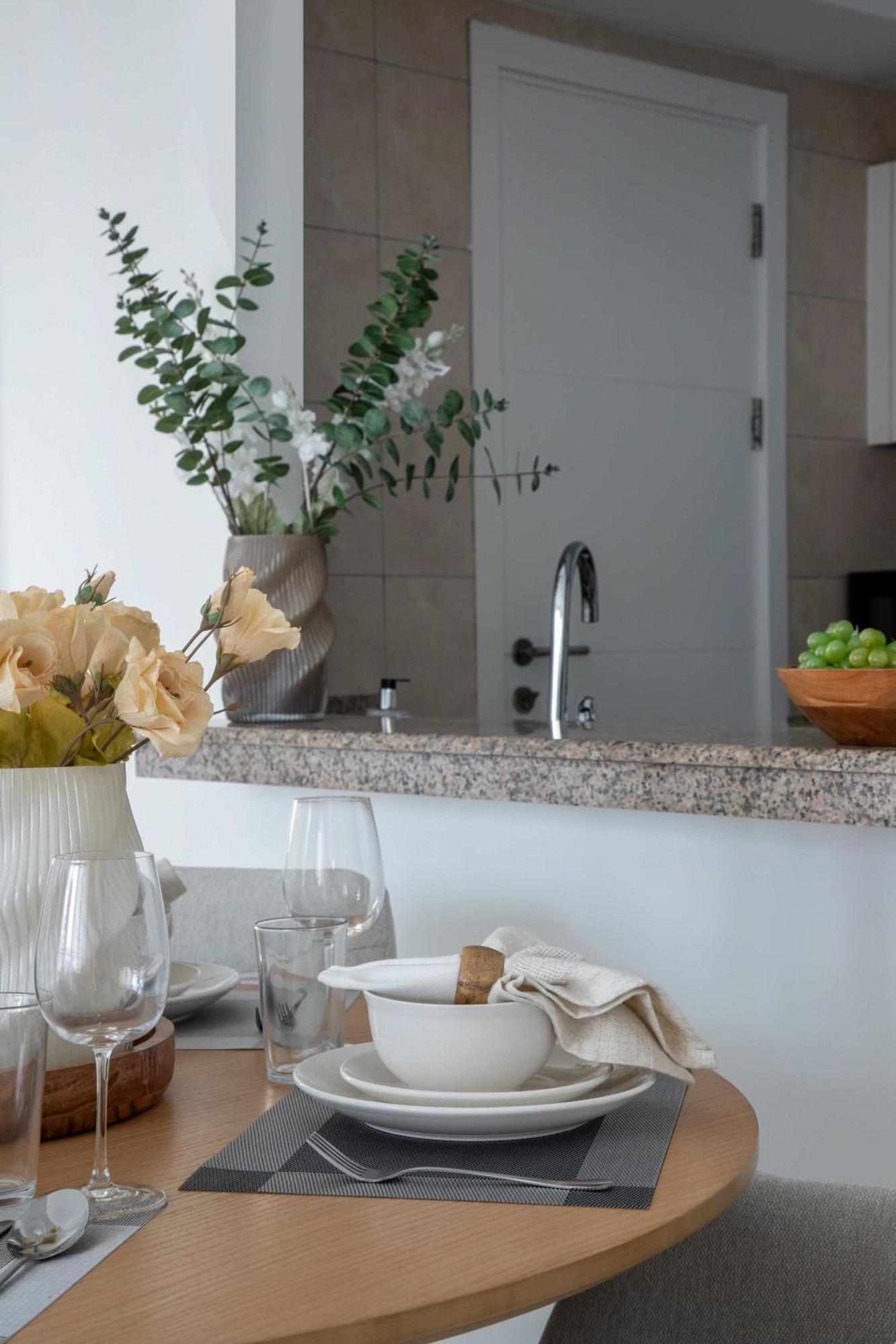Frank Porter - The Point Tower Apartment Dubai