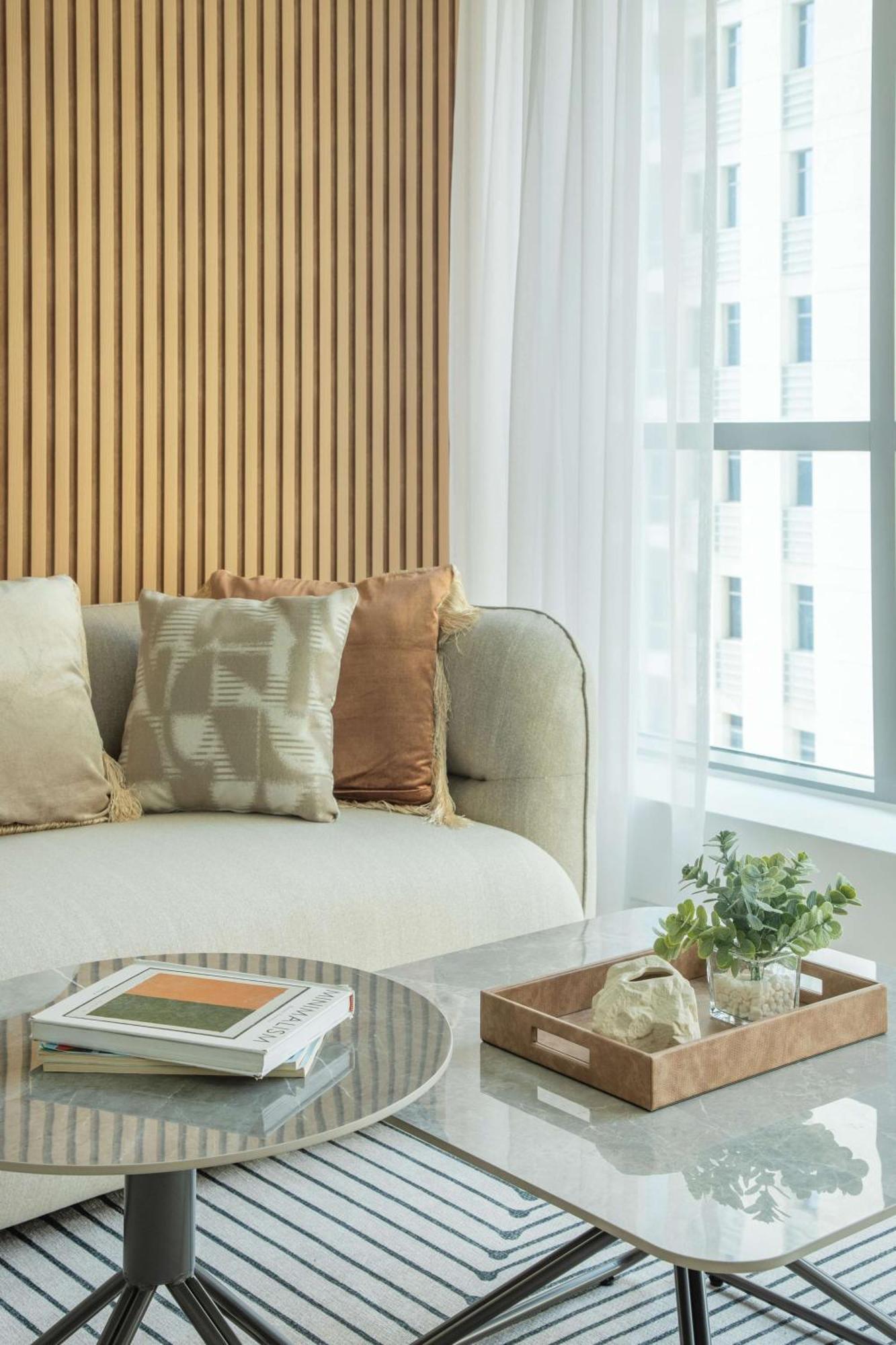 Frank Porter - The Point Tower Apartment Dubai