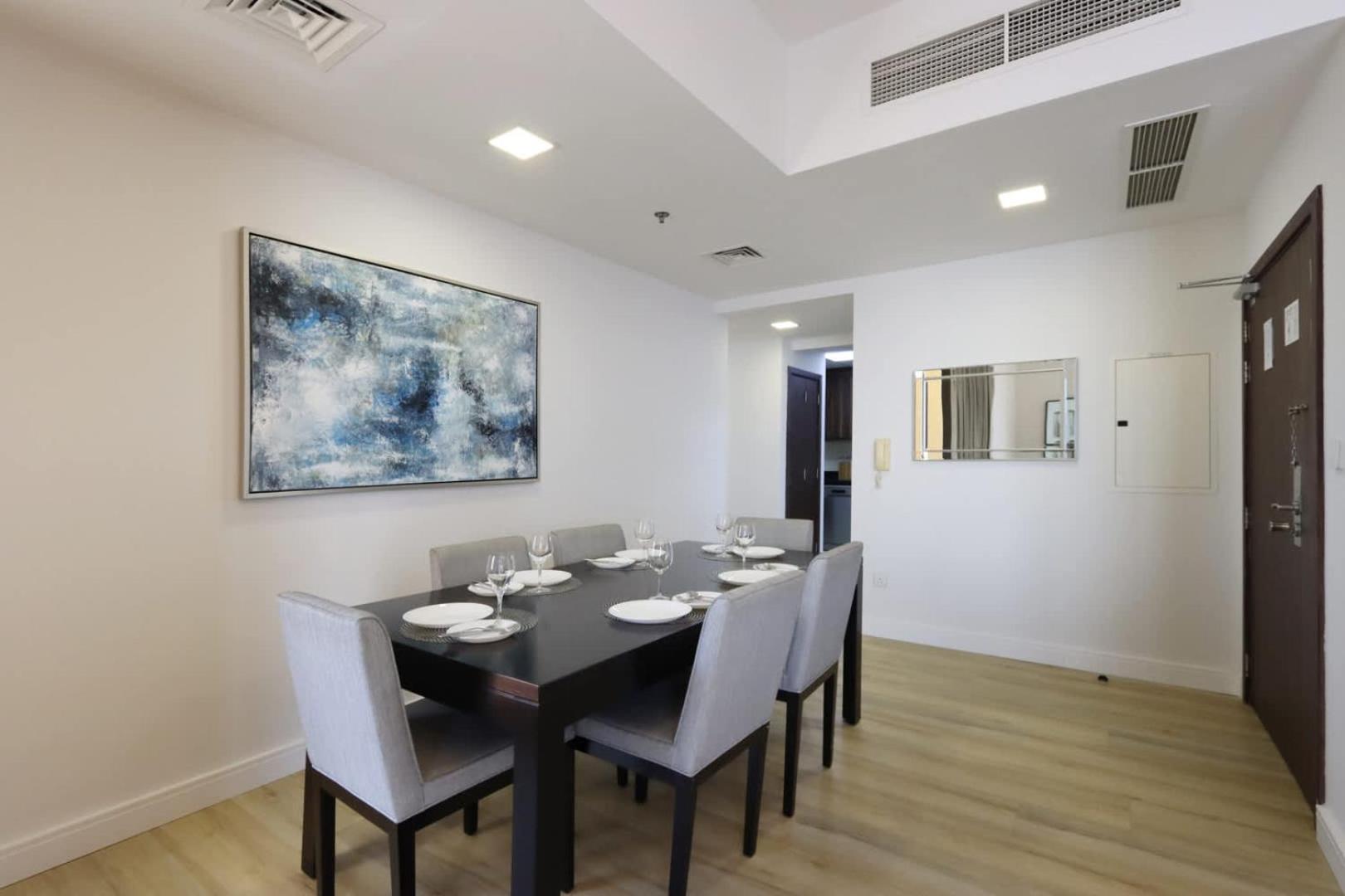 Livbnb-serene 2bhk With Marina Views