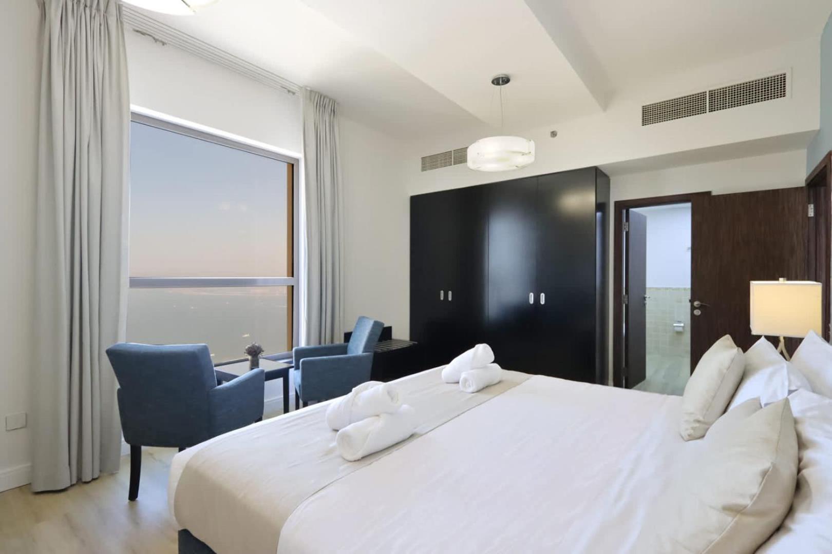 Livbnb-serene 2bhk With Marina Views Apartment