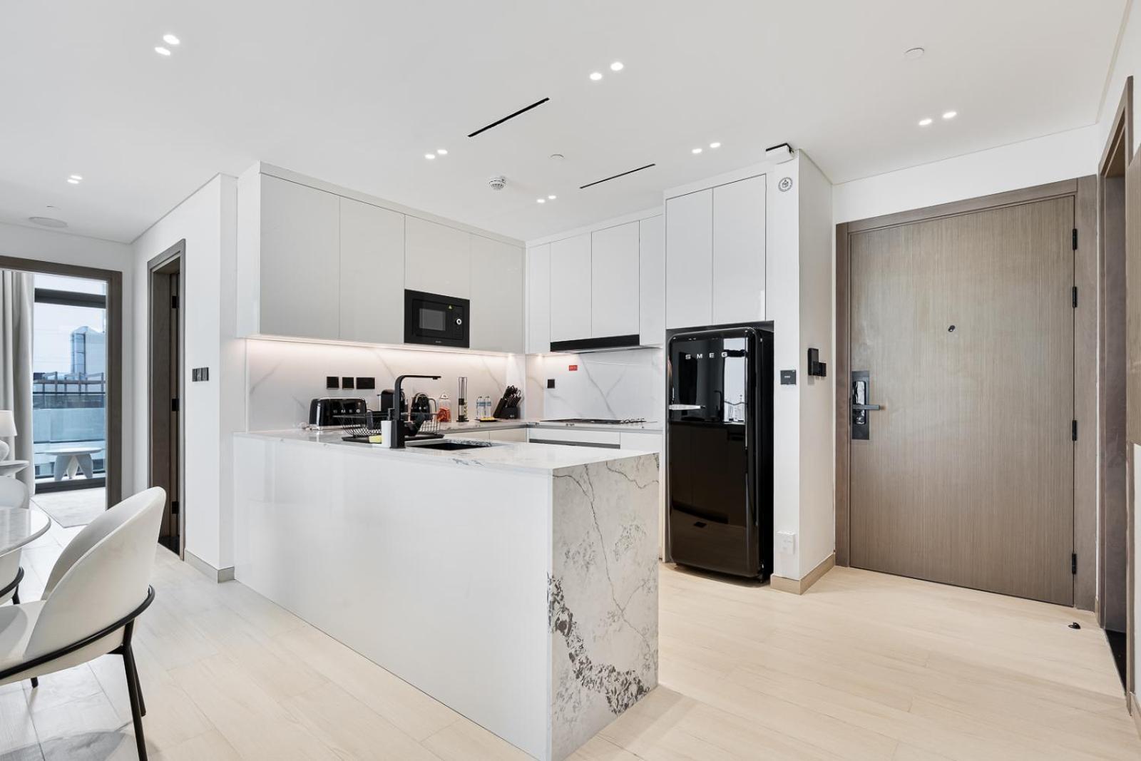 Apartment Luxury 3br With Pool And Gym *