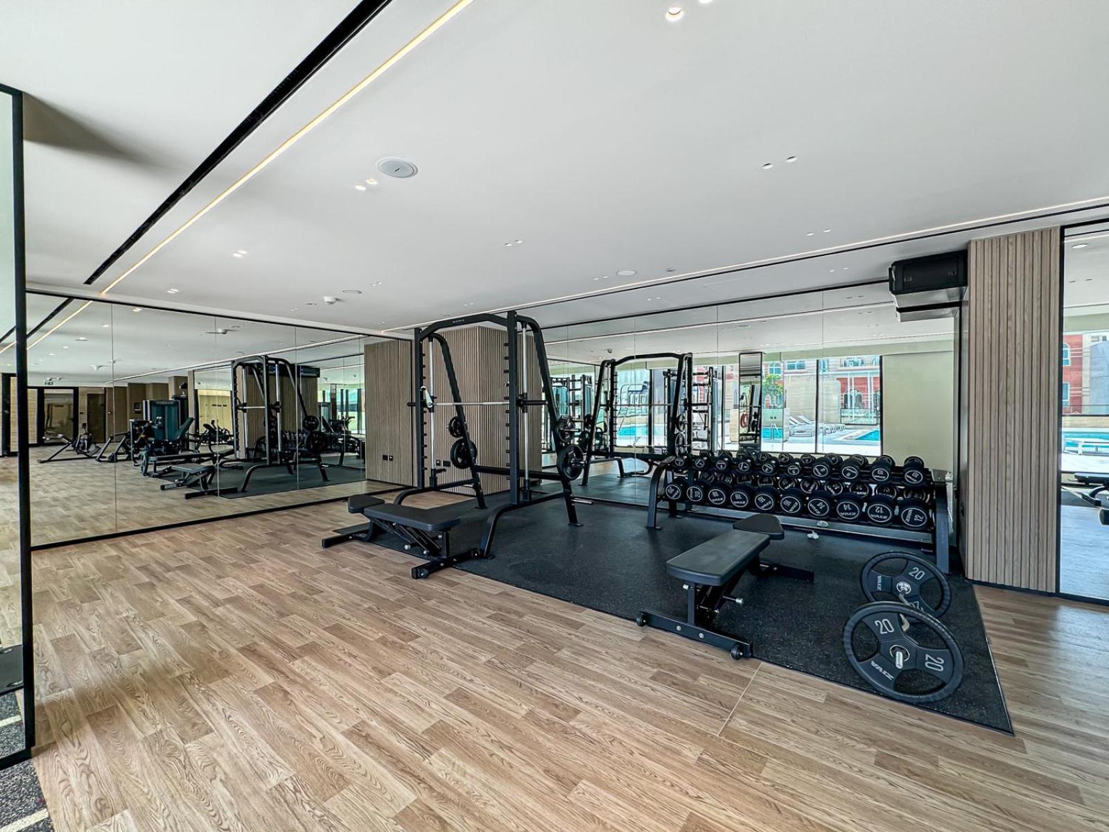 Luxury 3br With Pool And Gym Apartment