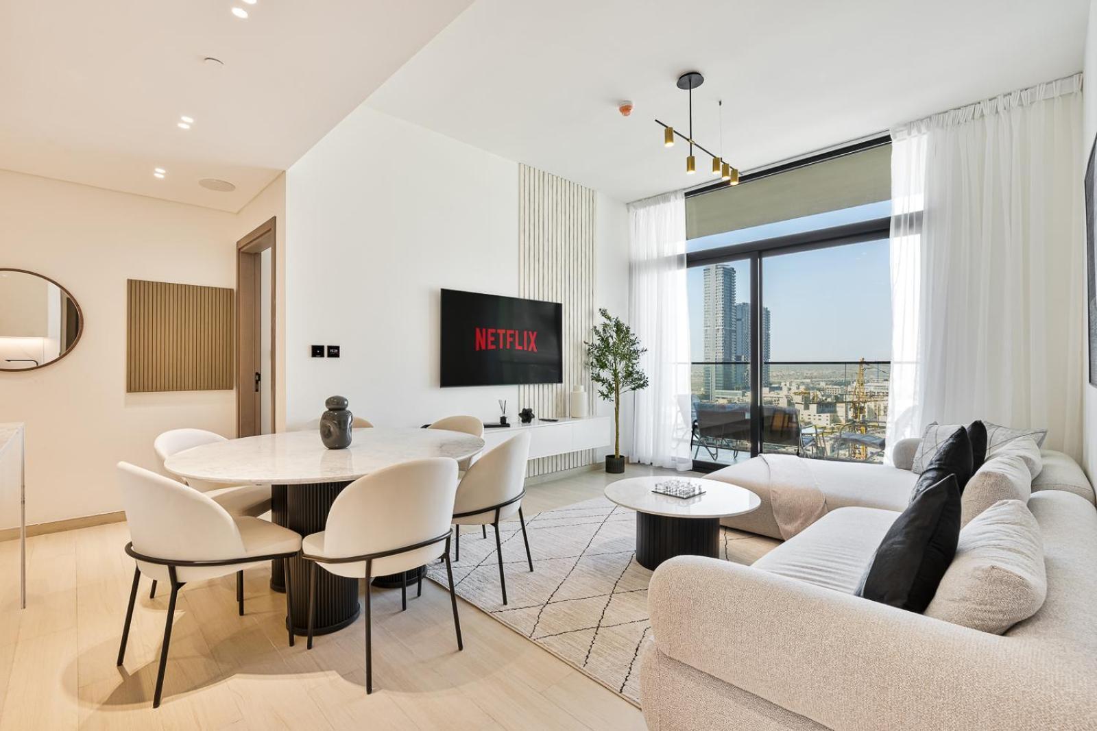 Luxury 3br With Pool And Gym Apartment Dubai