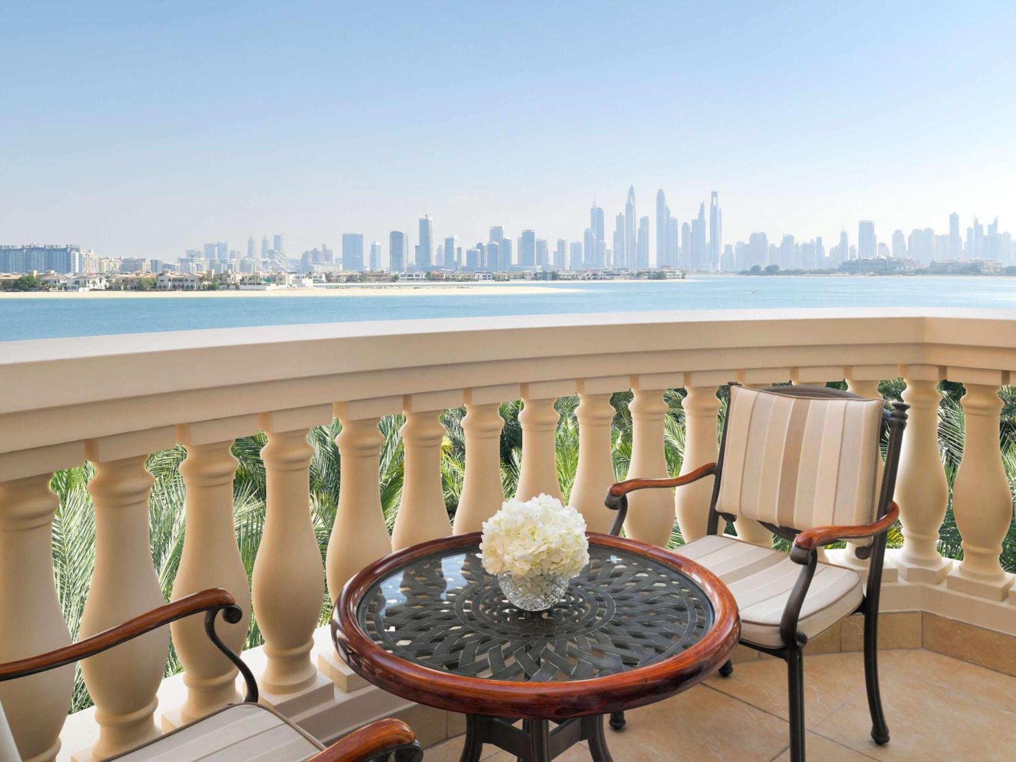 Resort Raffles The Palm