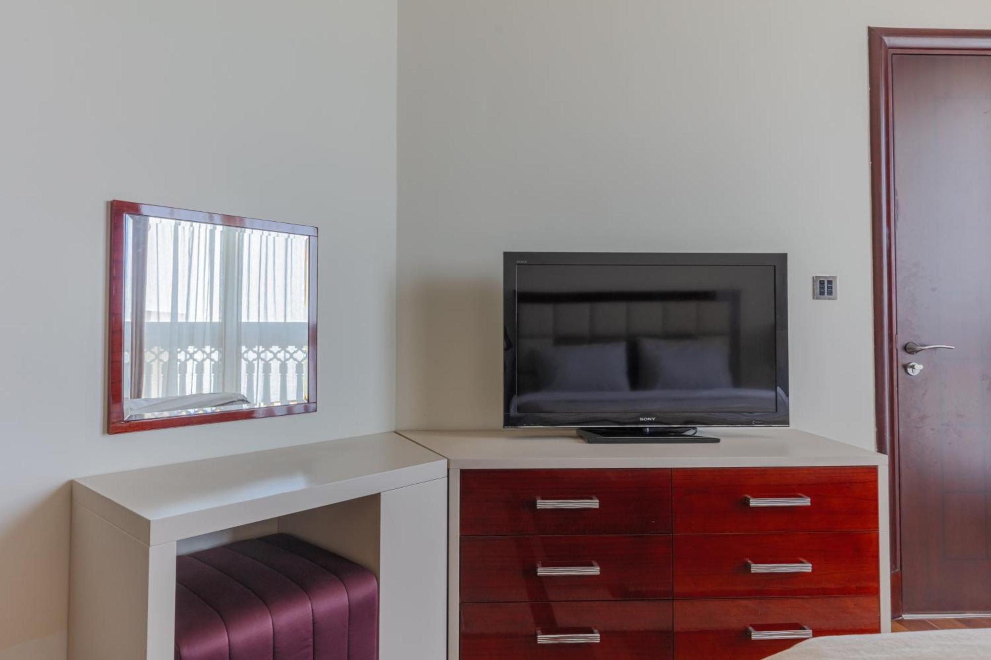 1-bedroom With Pool Dubai