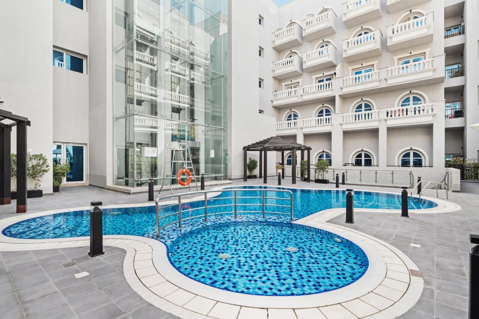 Contemporary 2br W/ Maid's At Jvc
