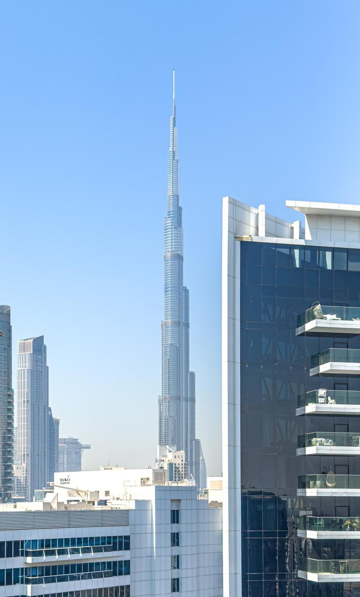 Deluxe One-bedroom In Business Bay With Burj Khalifa And Canal View Apartment