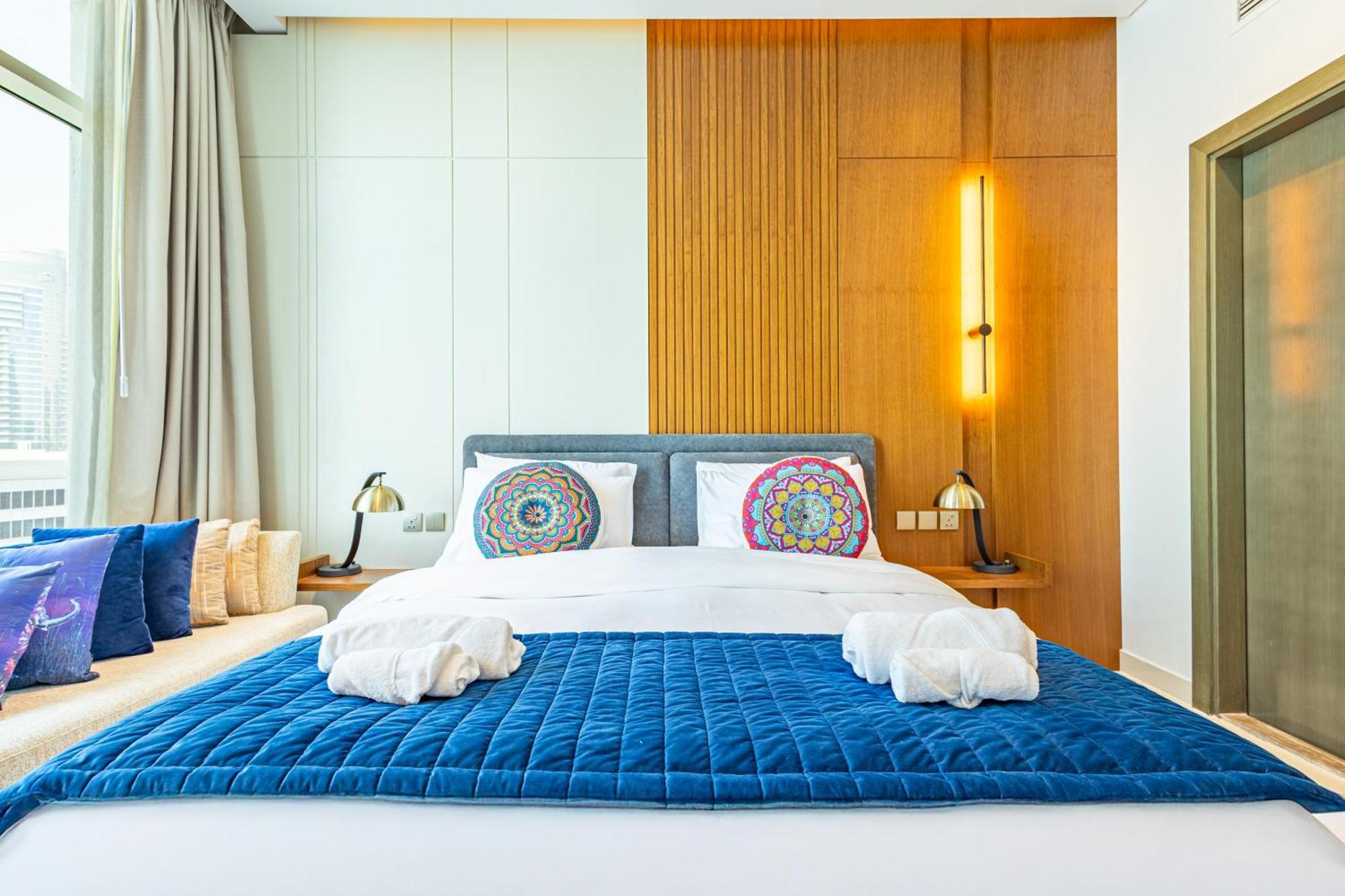 Deluxe One-bedroom In Business Bay With Burj Khalifa And Canal View Apartment Dubai