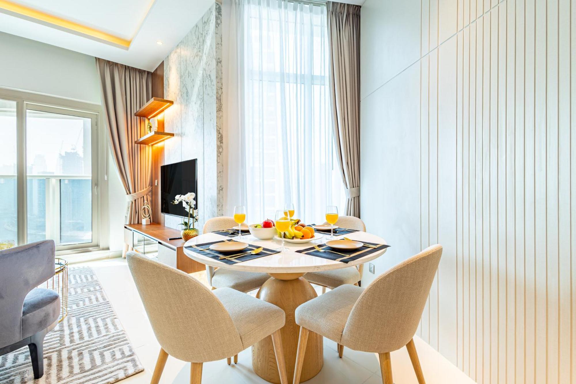 Deluxe One-bedroom In Business Bay With Burj Khalifa And Canal View Apartment Dubai