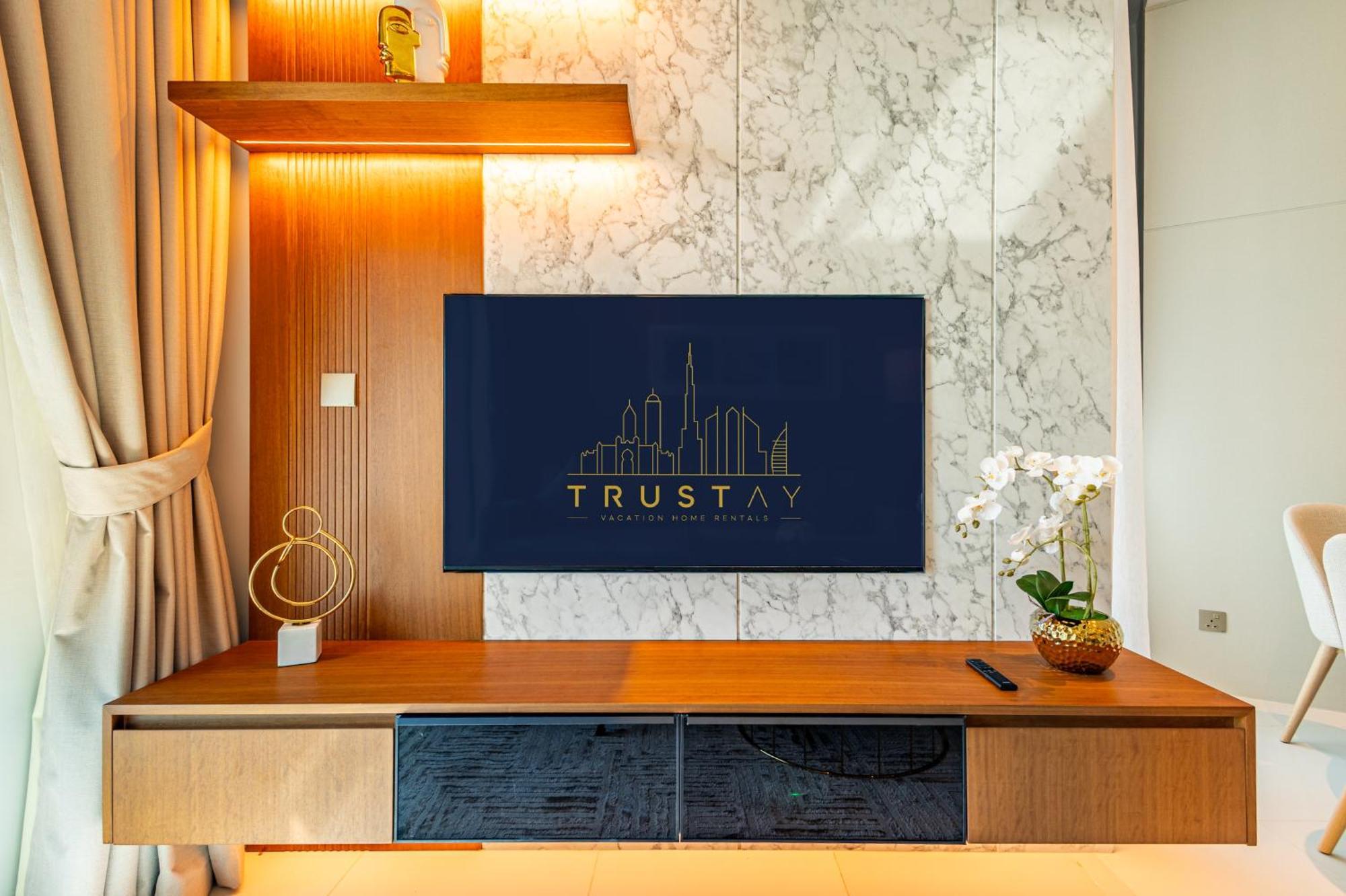 Deluxe One-bedroom In Business Bay With Burj Khalifa And Canal View * Dubai