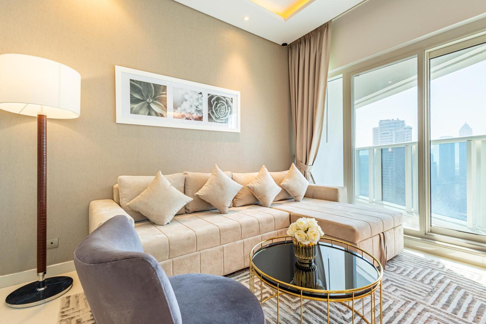 Apartment Deluxe One-bedroom In Business Bay With Burj Khalifa And Canal View
