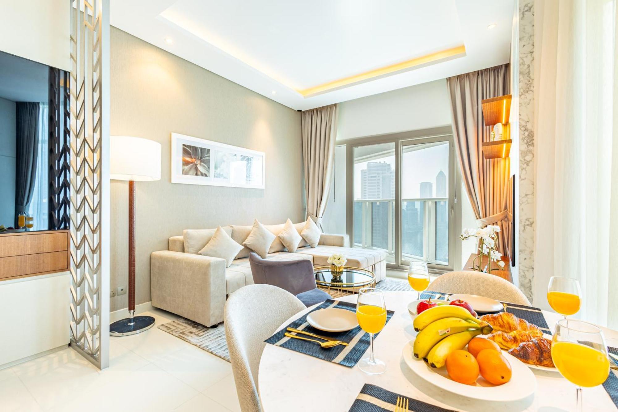 Apartment Deluxe One-bedroom In Business Bay With Burj Khalifa And Canal View Dubai