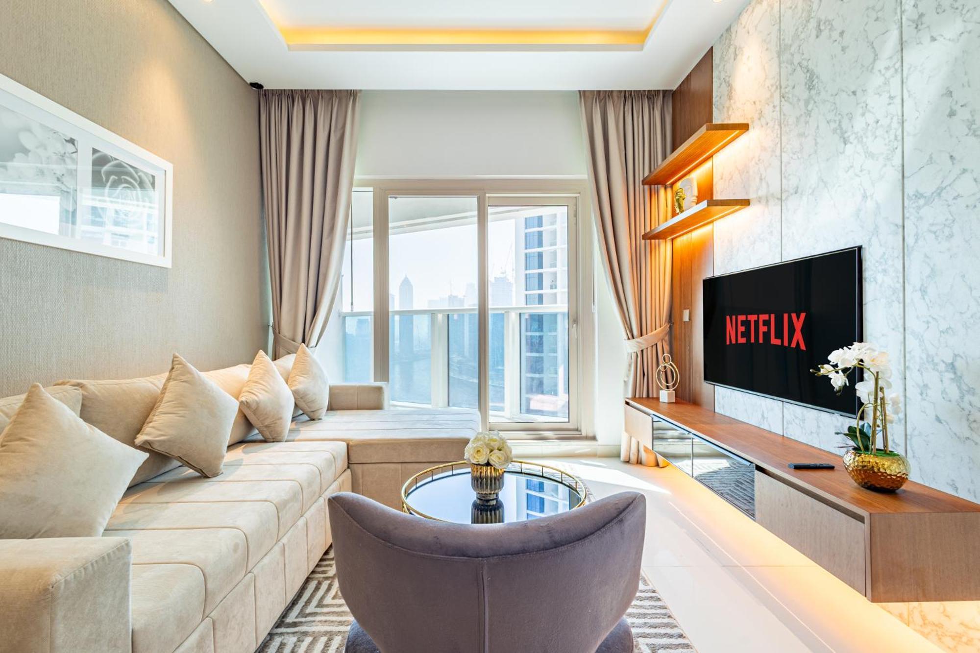 Deluxe One-bedroom In Business Bay With Burj Khalifa And Canal View Apartment Dubai