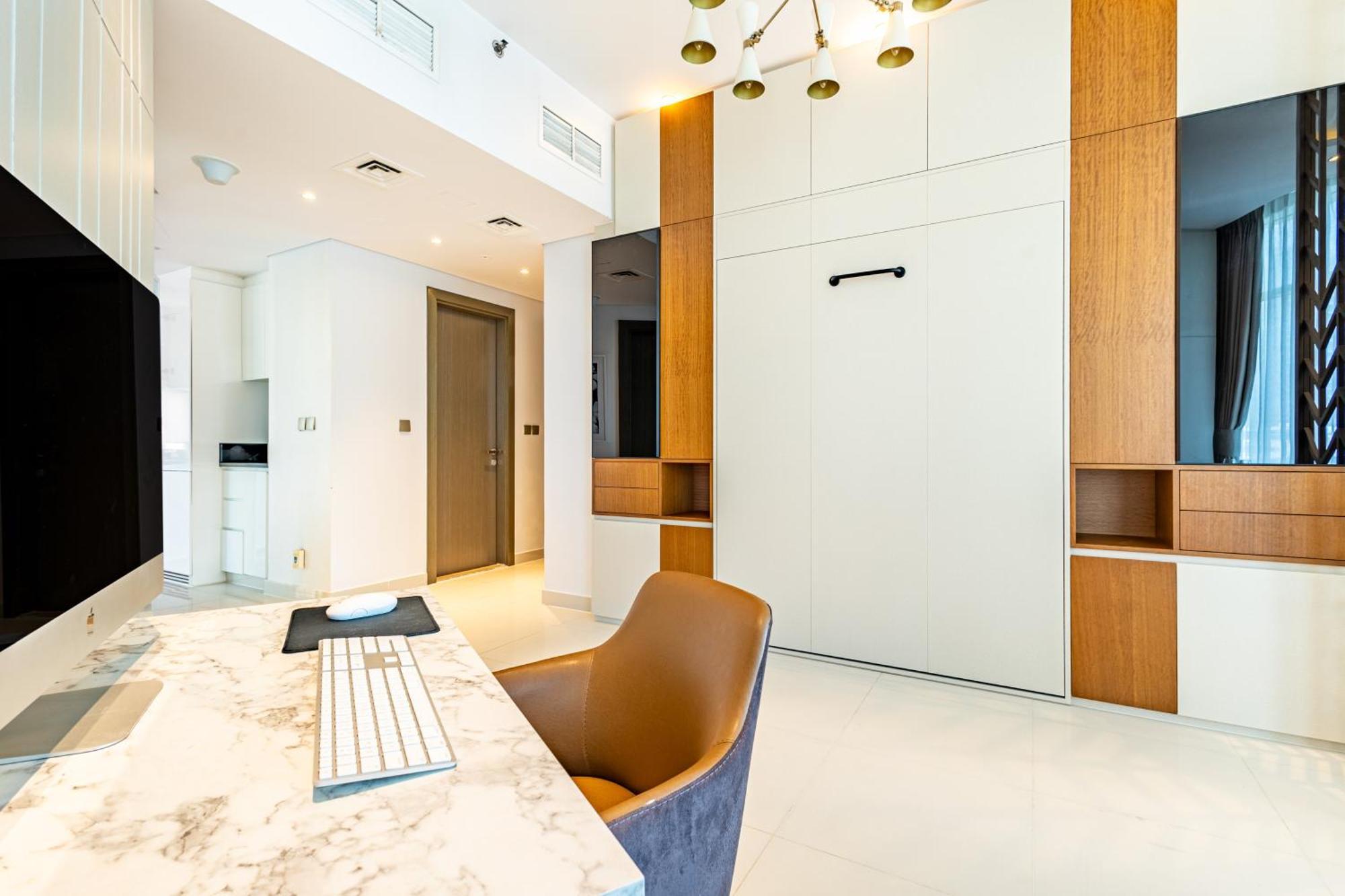 Deluxe One-bedroom In Business Bay With Burj Khalifa And Canal View *