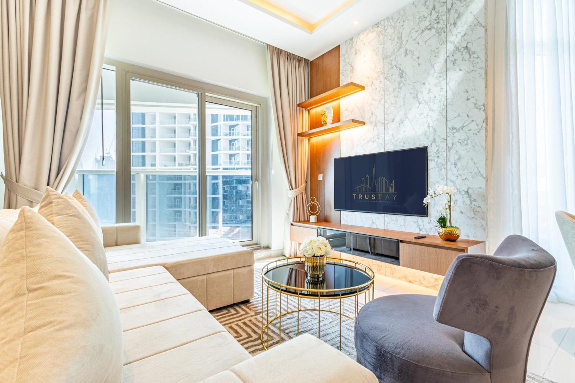Deluxe One-bedroom In Business Bay With Burj Khalifa And Canal View Apartment Dubai