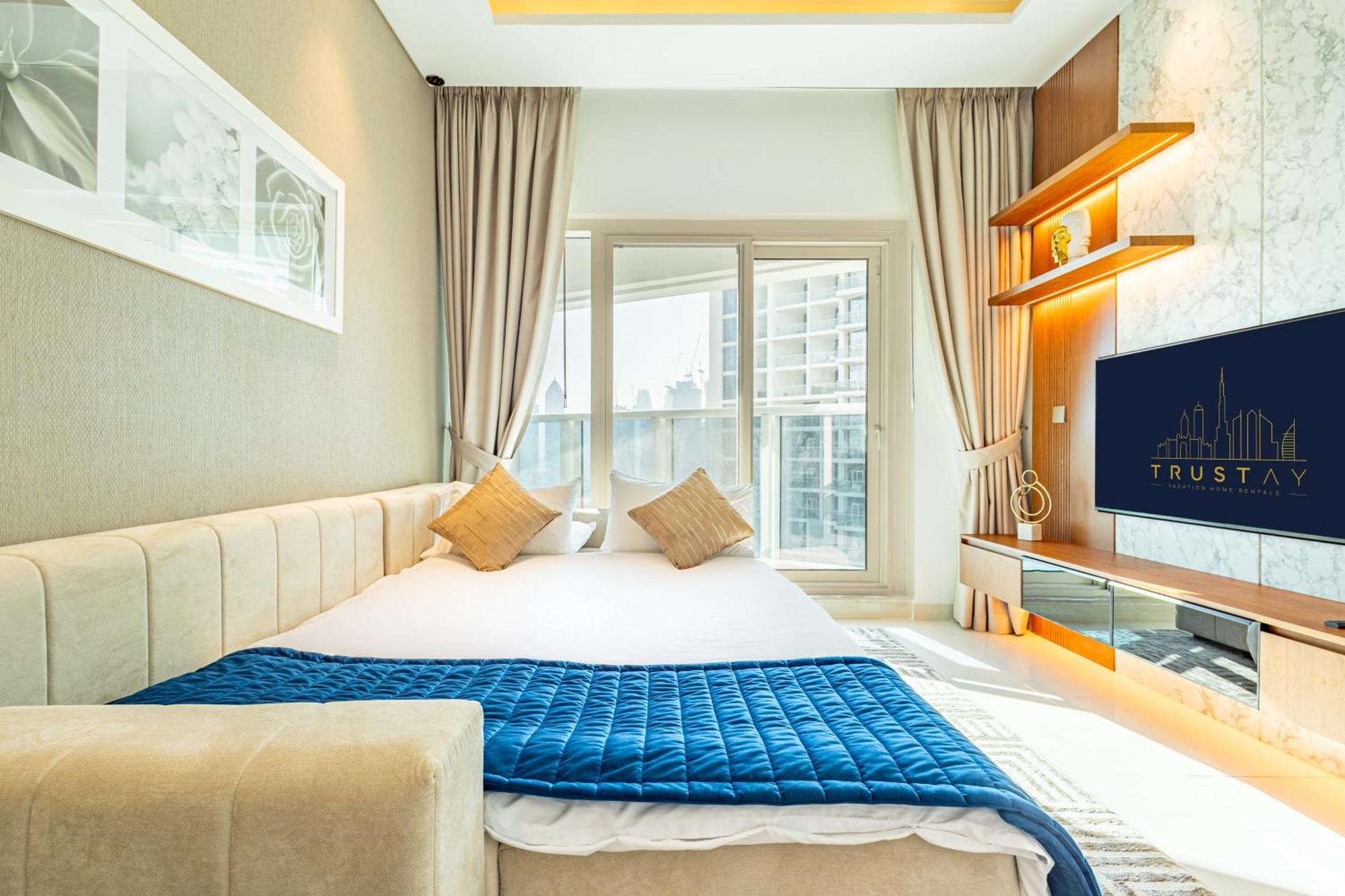 Deluxe One-bedroom In Business Bay With Burj Khalifa And Canal View * Dubai