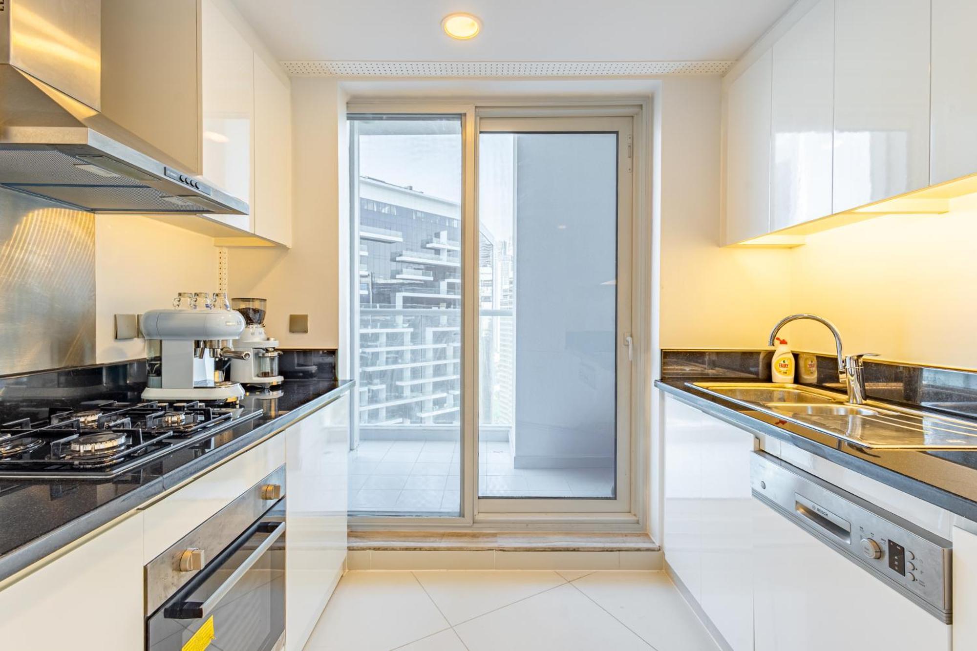 Deluxe One-bedroom In Business Bay With Burj Khalifa And Canal View Apartment *