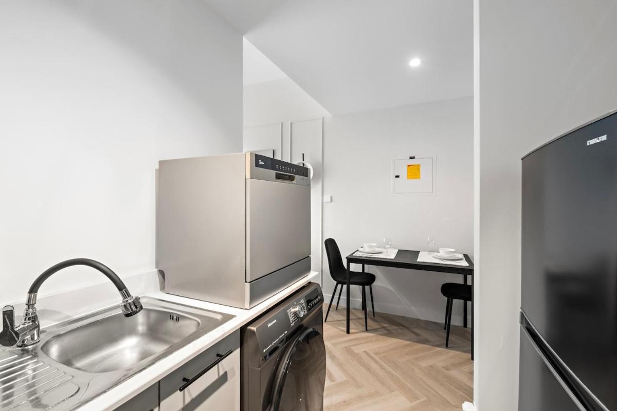 Stylish Downtown By Burj Khalifa Apartment Dubai