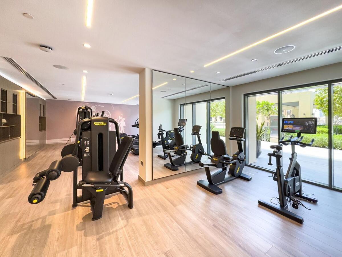 Burj Royale 1 Bedroom 5 Min Walk To Burj Khalifa * Dubai