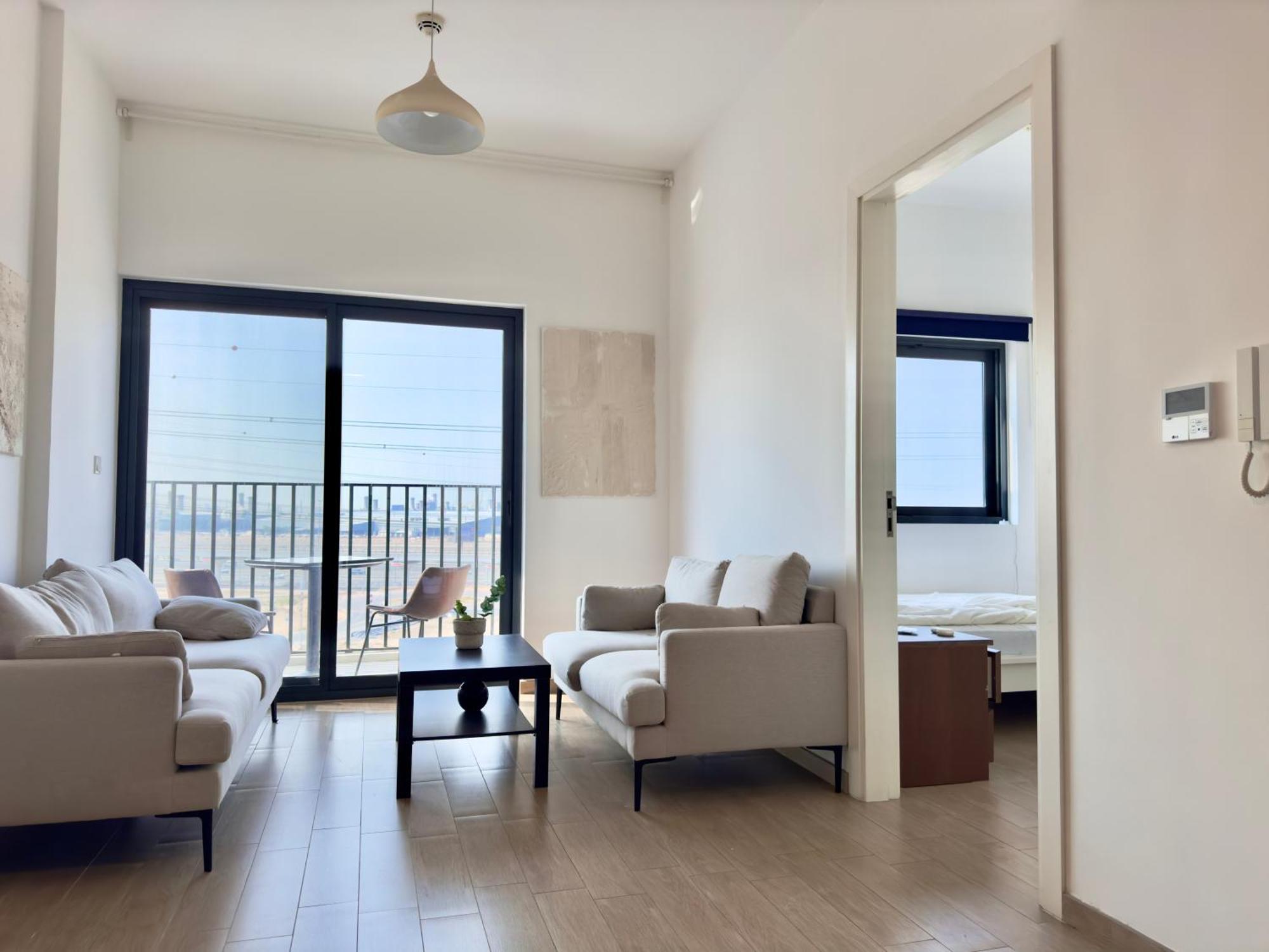 Starts Here With Amazing With Walking Distance To Metro Apartment *