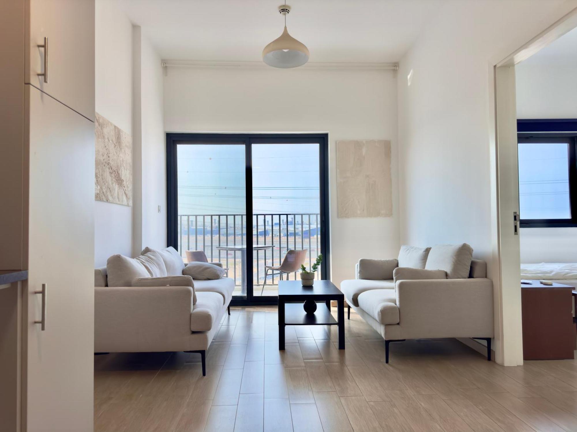 Starts Here With Amazing With Walking Distance To Metro