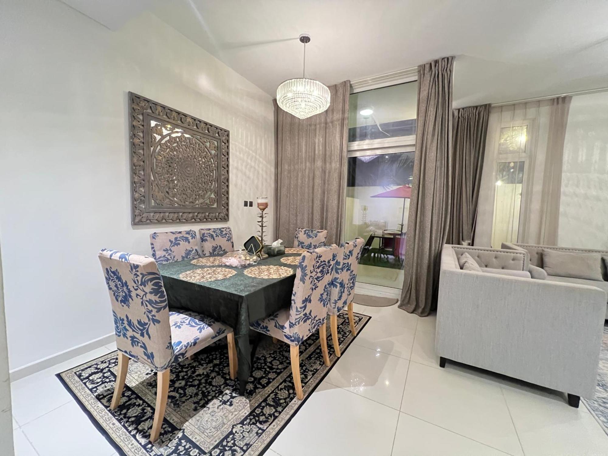 Spacious 3br Townhouse In Damac Hills 2 - Your Perfect Getaway Awaits Casa de férias Dubai