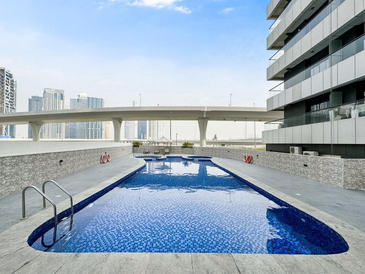 Apartment Perfect Location! Near Jbr & Metro *