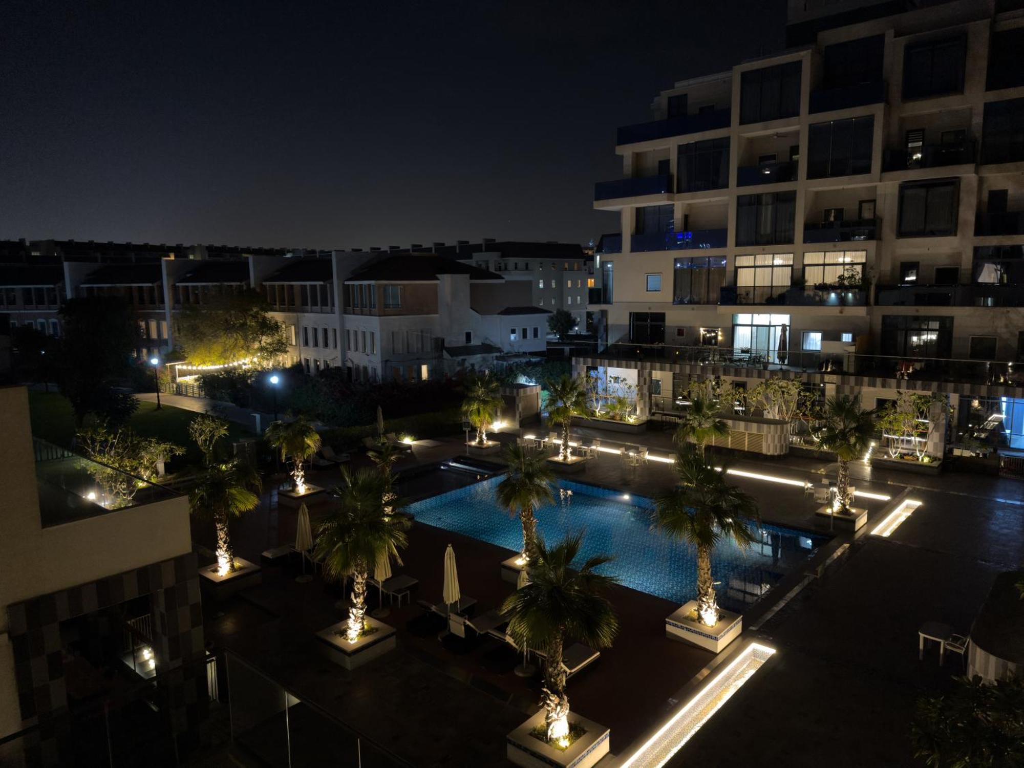 Elite Business & Family Turnkey 2br In Oia Motor Apartment Dubai