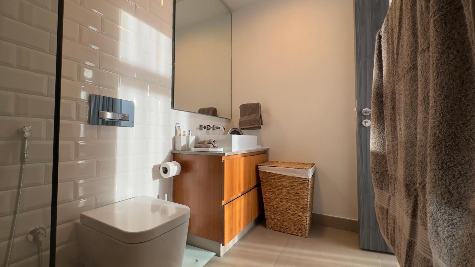 Elite Business & Family Turnkey 2br In Oia Motor Apartment