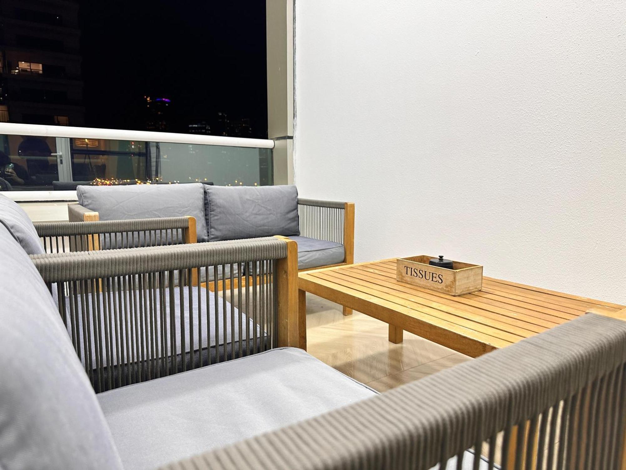 In Marina Apartment