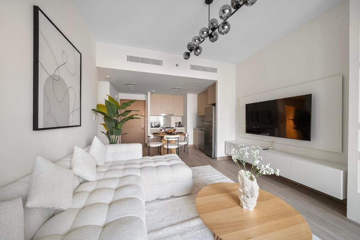 First Class 1br Glamorous & Stylish Escape Dubai