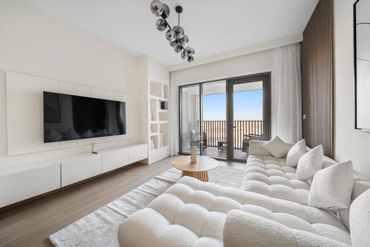 Apartment First Class 1br Glamorous & Stylish Escape Dubai
