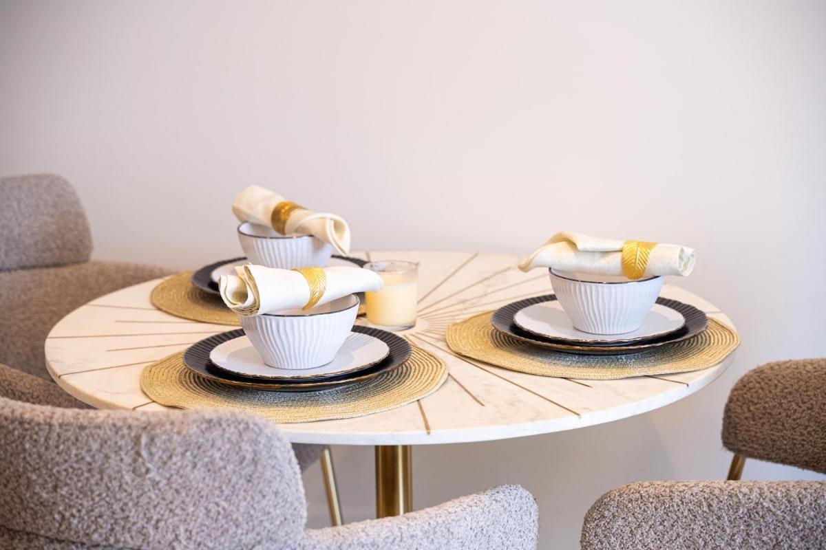Rooftop Lounge - Walk To Mall & Burj Khalifa - Downtown Apartment