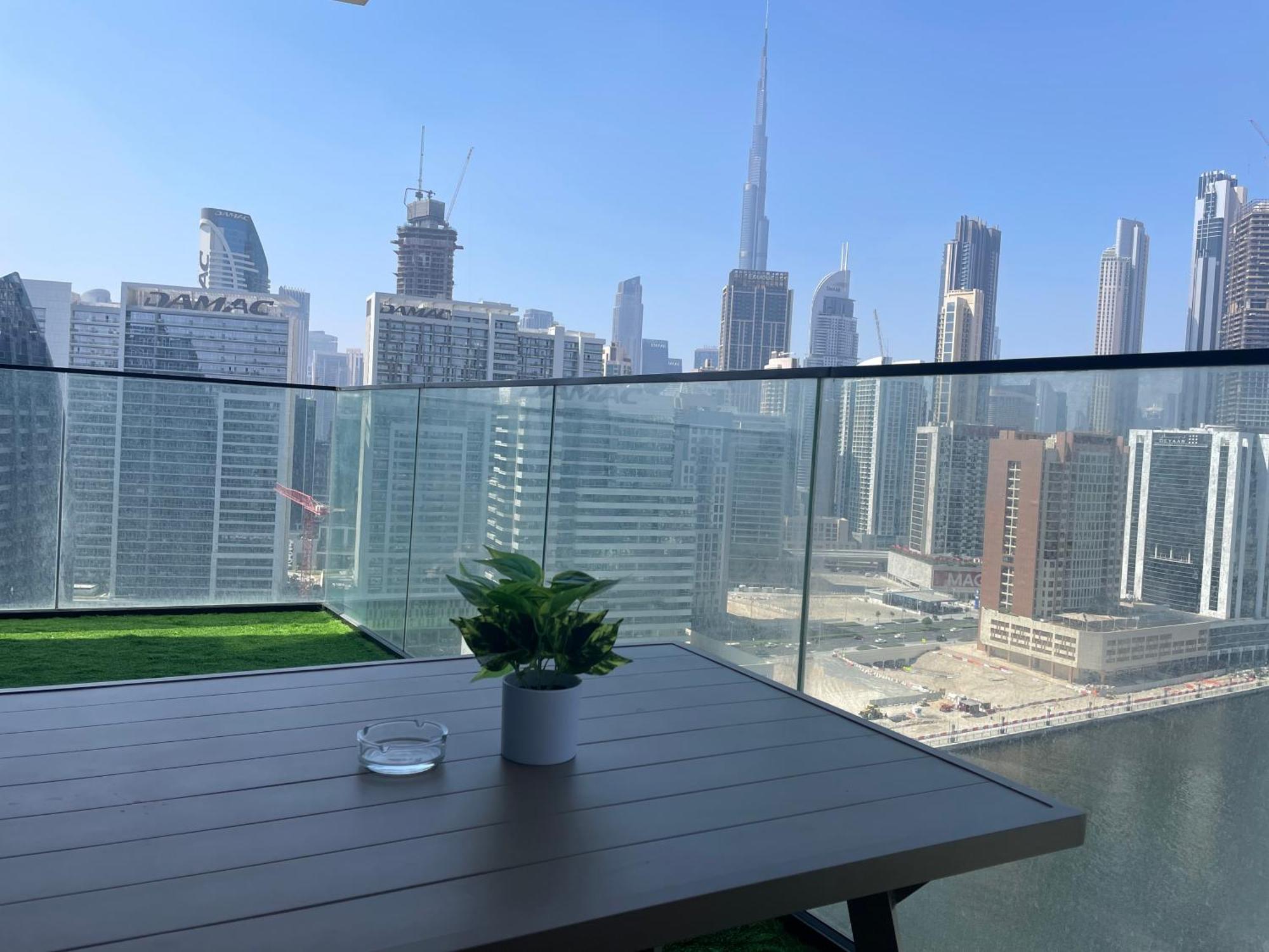 Burj Khalifa And Canal Views 2bdr