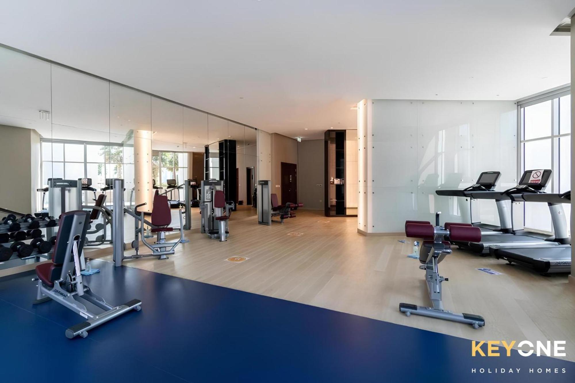 Sleek & Modern In Business Bay 1 Apartment