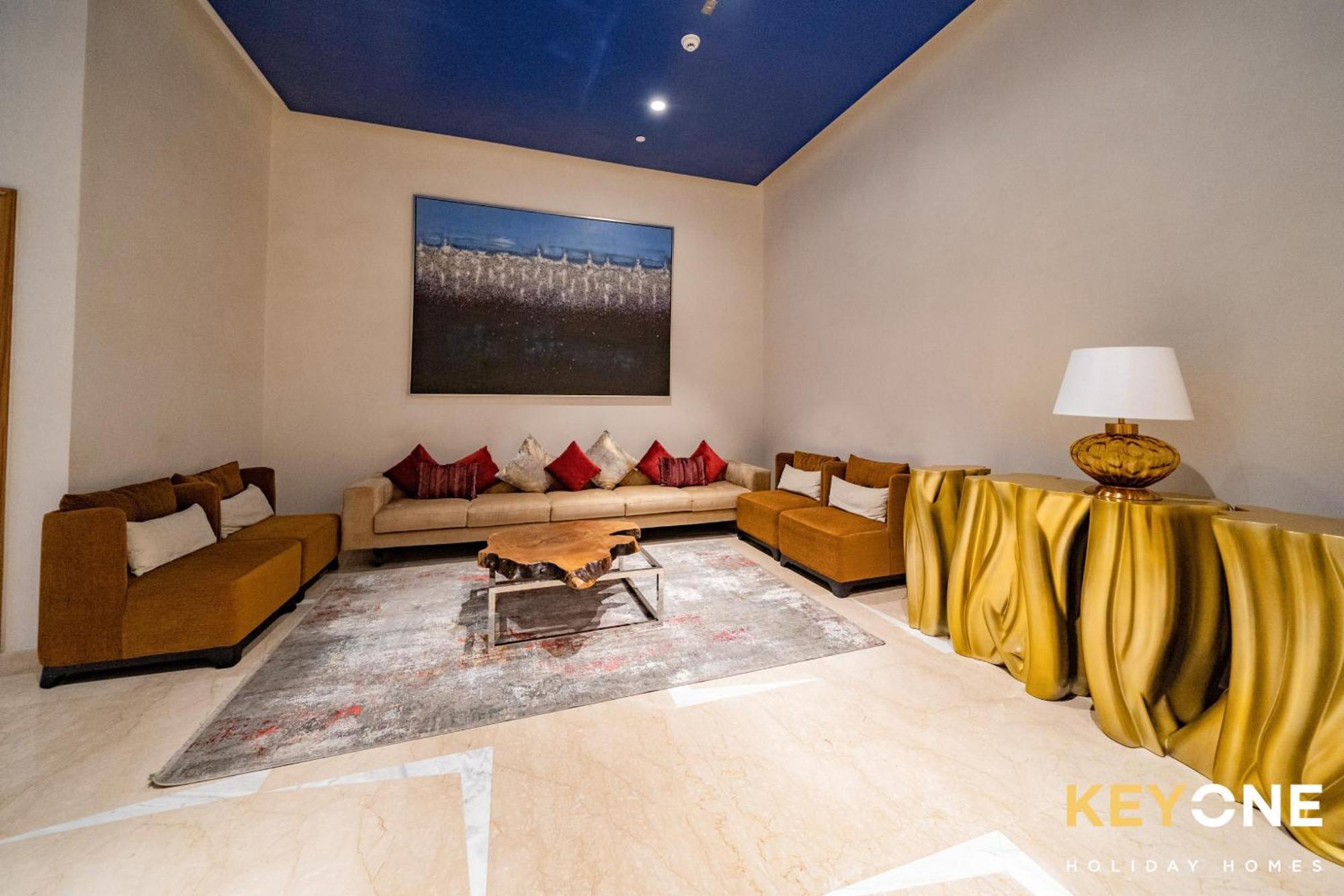 Sleek & Modern In Business Bay 1 Apartment Dubai