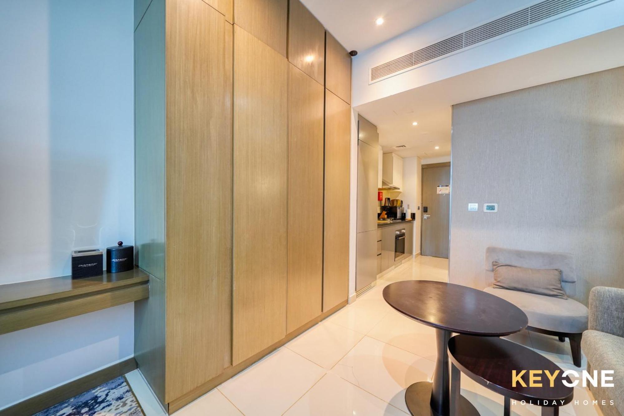 Apartment Sleek & Modern In Business Bay 1 Dubai