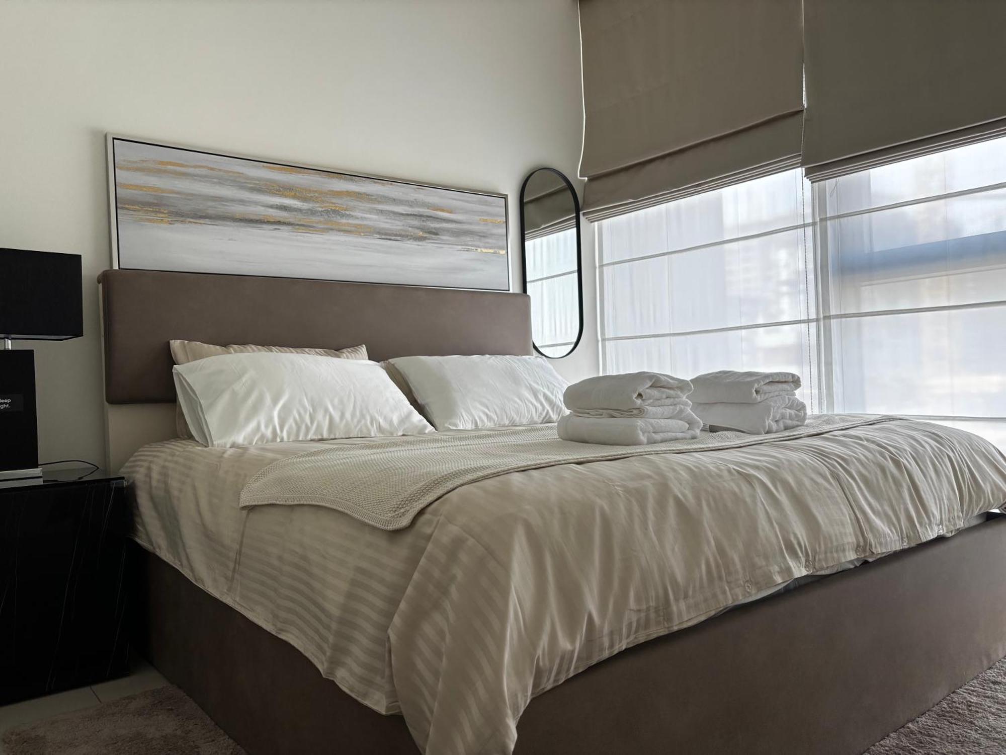 Enjoy A Modern And Trendy Apartment In The Heart Of Dubai