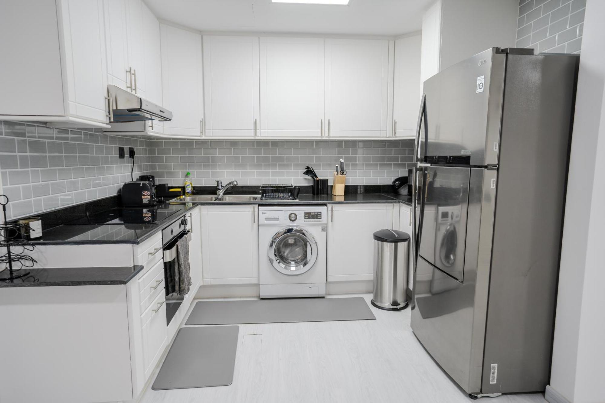 Sunrise Homes - 2 Bedroom With Stunning View In Marina Dubai