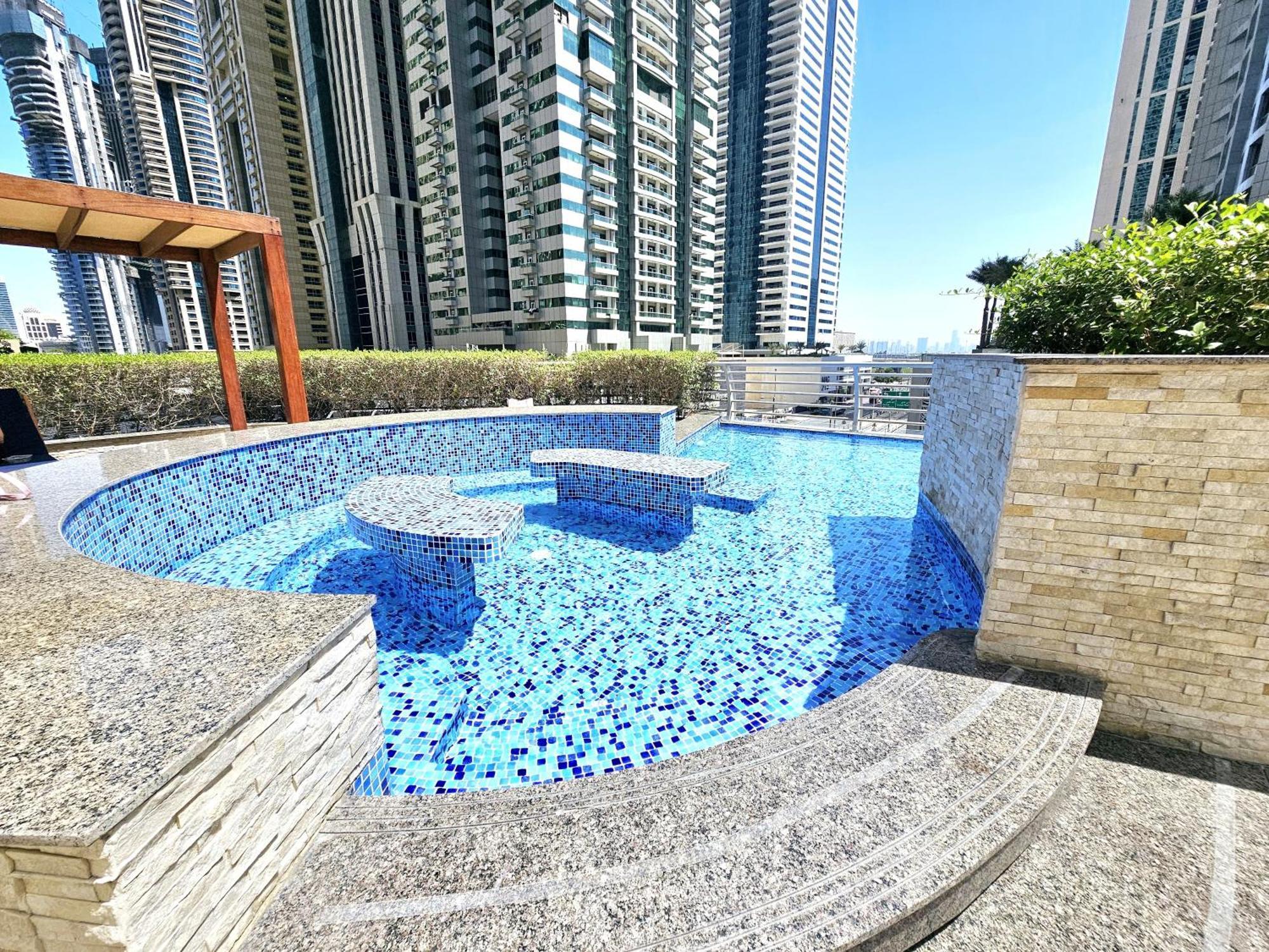 Sunrise Homes - 2 Bedroom With Stunning View In Marina Apartment
