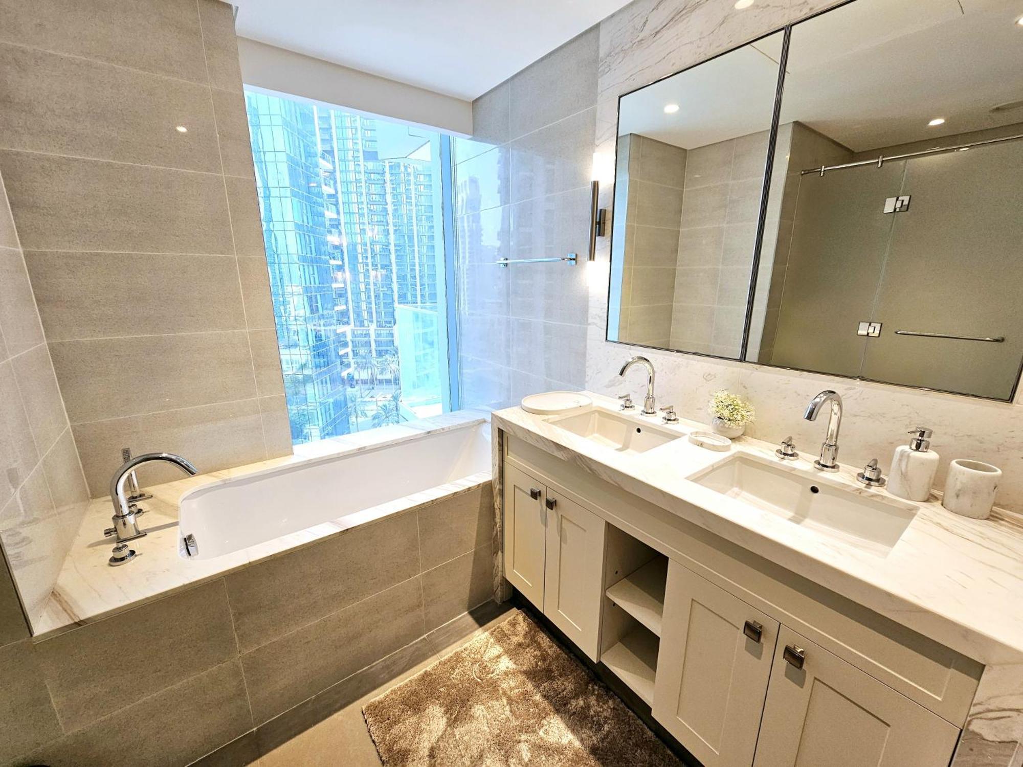 Apartment Sunrise Homes - Lavish 2 Bedrooms With Fountain View! Dubai