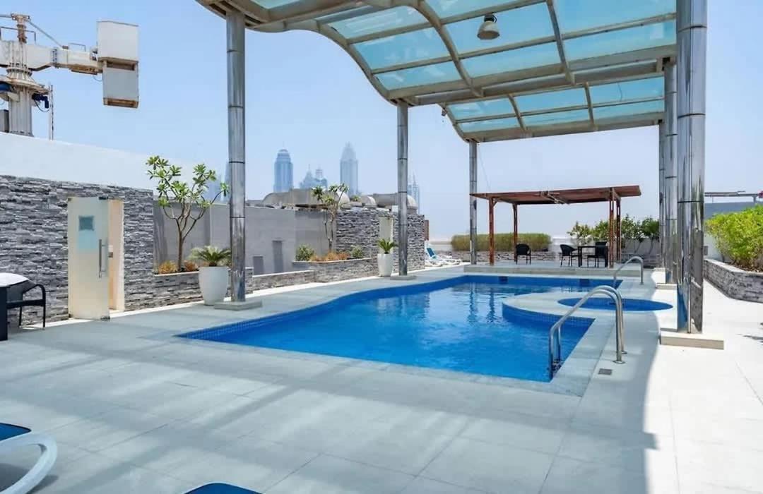Stunning 2 Bed Great Metro Access
