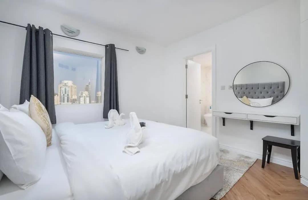 Stunning 2 Bed Great Metro Access *
