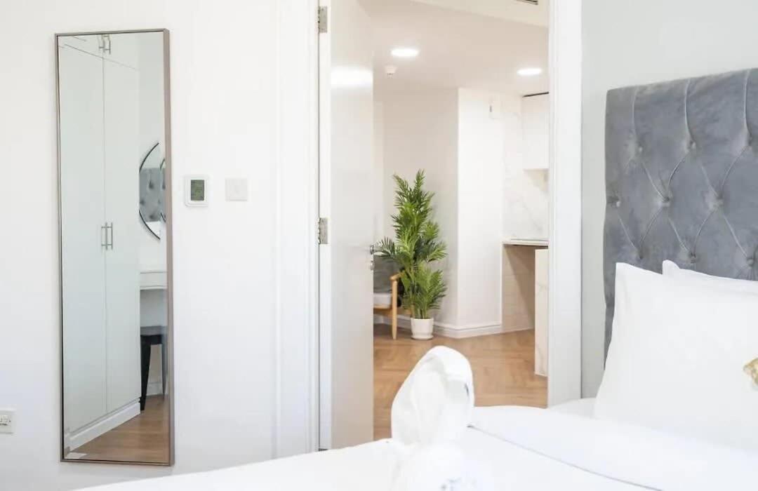 Stunning 2 Bed Great Metro Access *