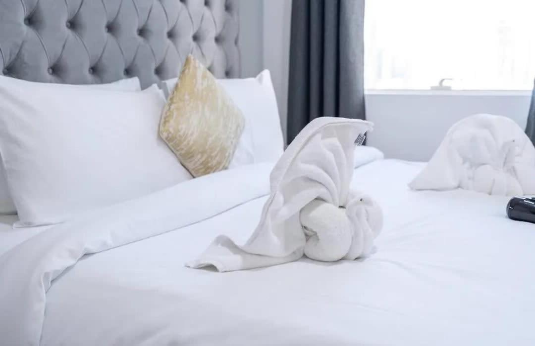 Stunning 2 Bed Great Metro Access
